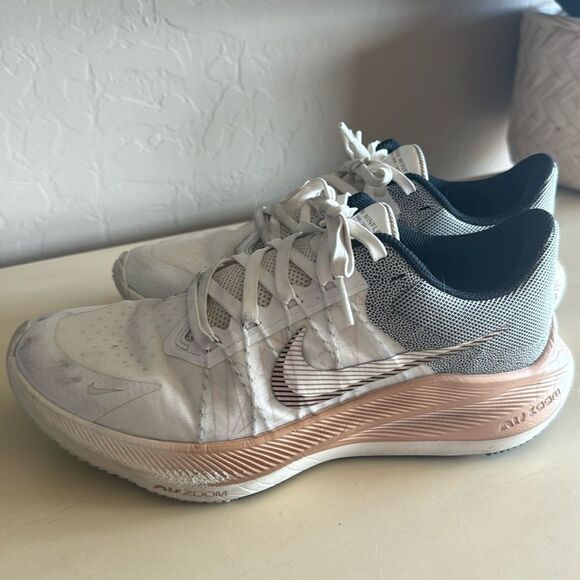 Nike Shoes - Women’s Nike Winflo Zoom 8